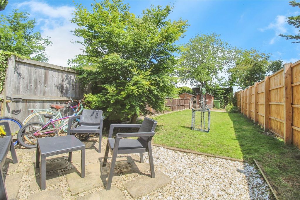 Property photo 2 of 16 Picture No. 24
