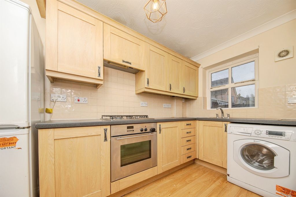 Property photo 3 of 14