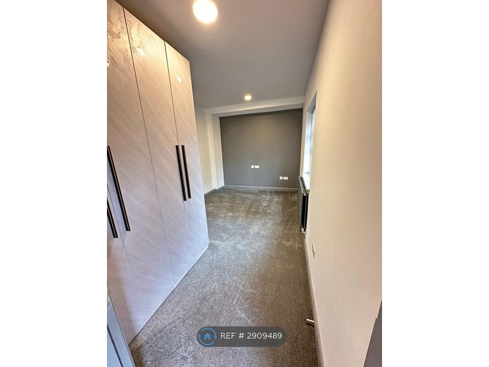 Property photo 1 of 2
