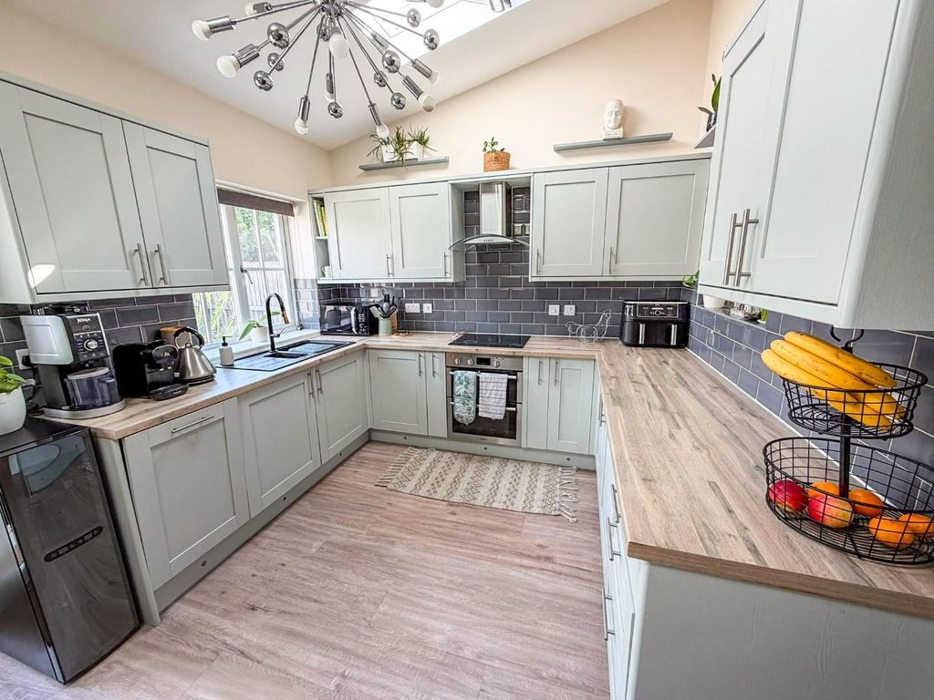 Property photo 2 of 14 Tlc_F6c9c20d-8995-4B78-A626-3Cfb0220Fd74_518489c.J