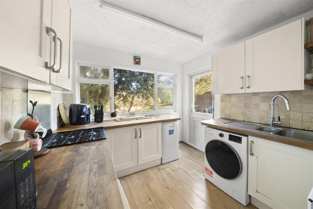 Property photo 3 of 18