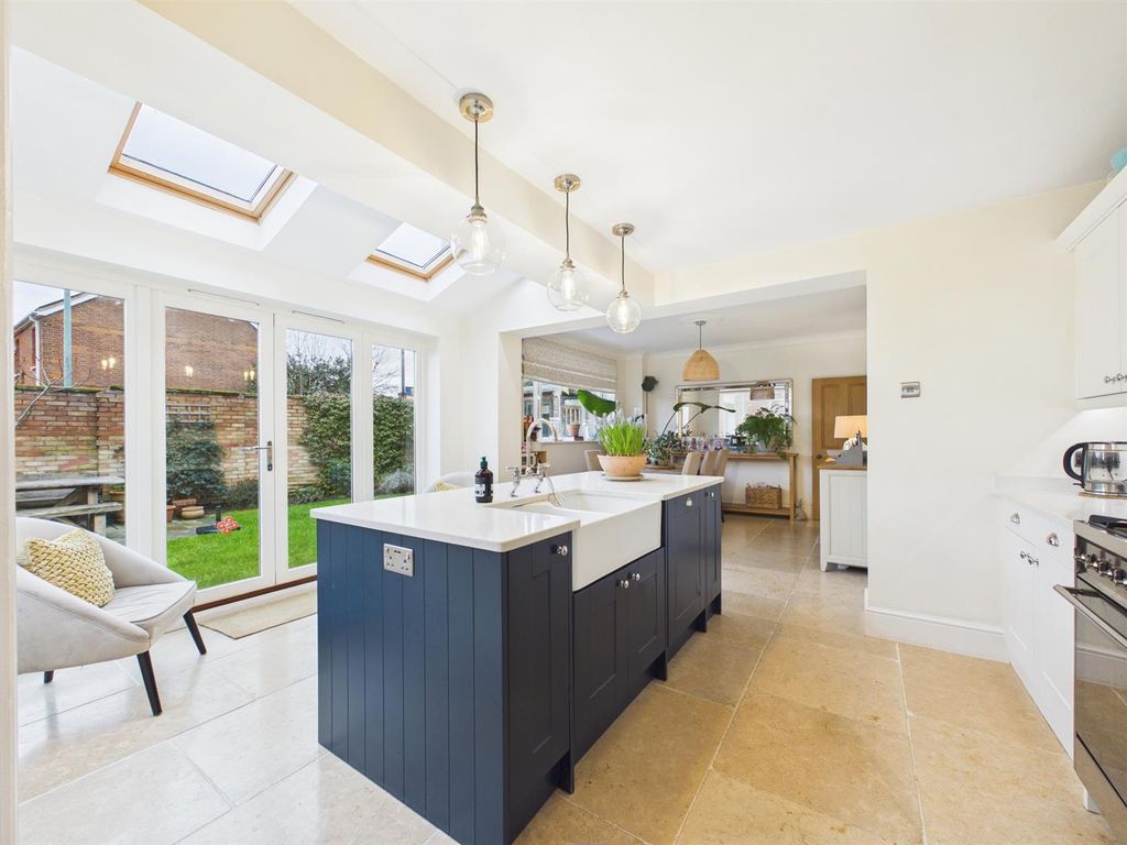 Property photo 1 of 29