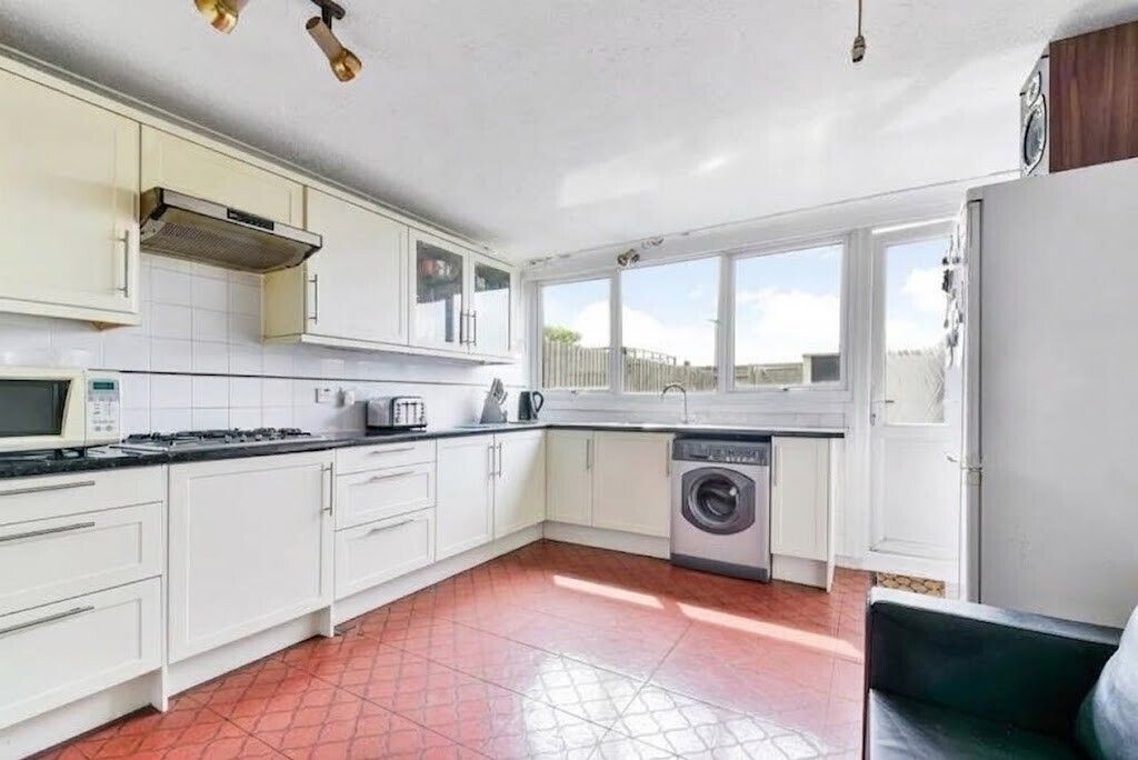 Property photo 1 of 10 G.Jpg