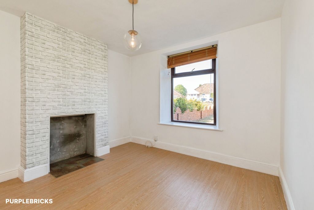 Property photo 3 of 24