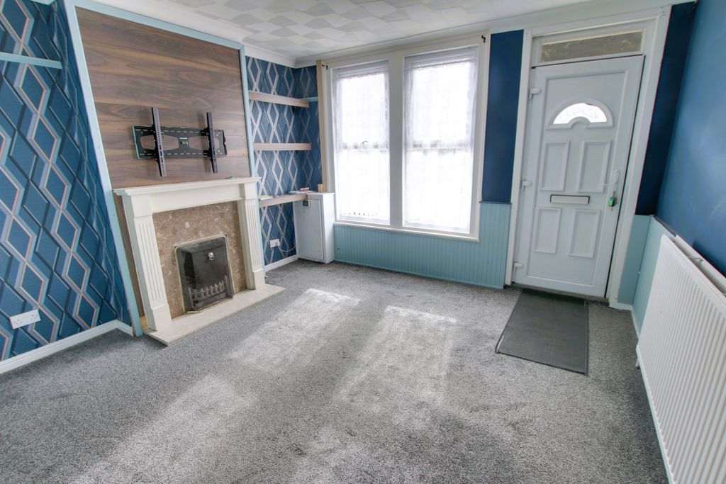 Property photo 2 of 9