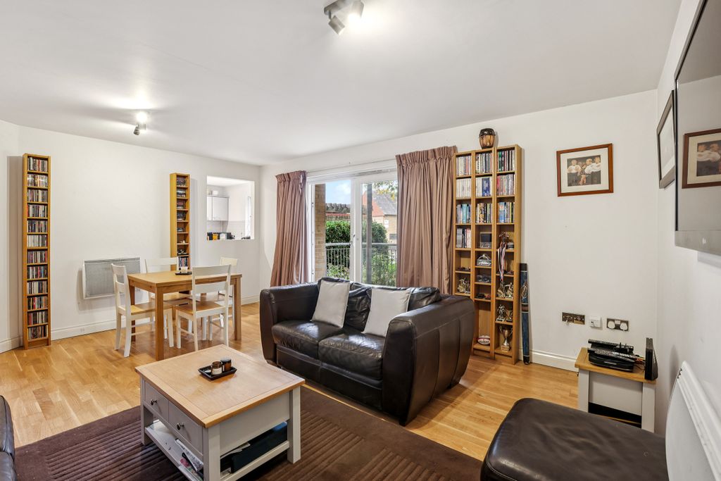 Property photo 3 of 15 Reception