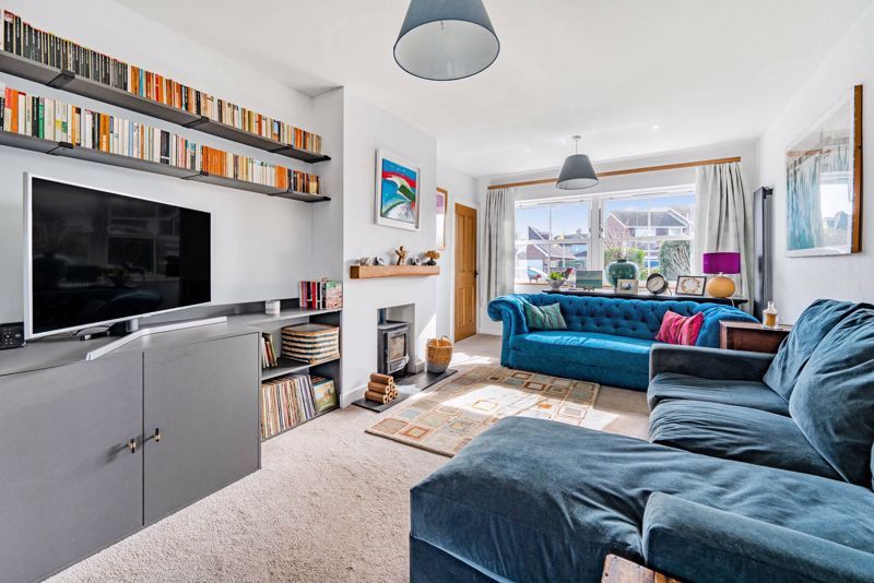 Property photo 3 of 23 Lounge