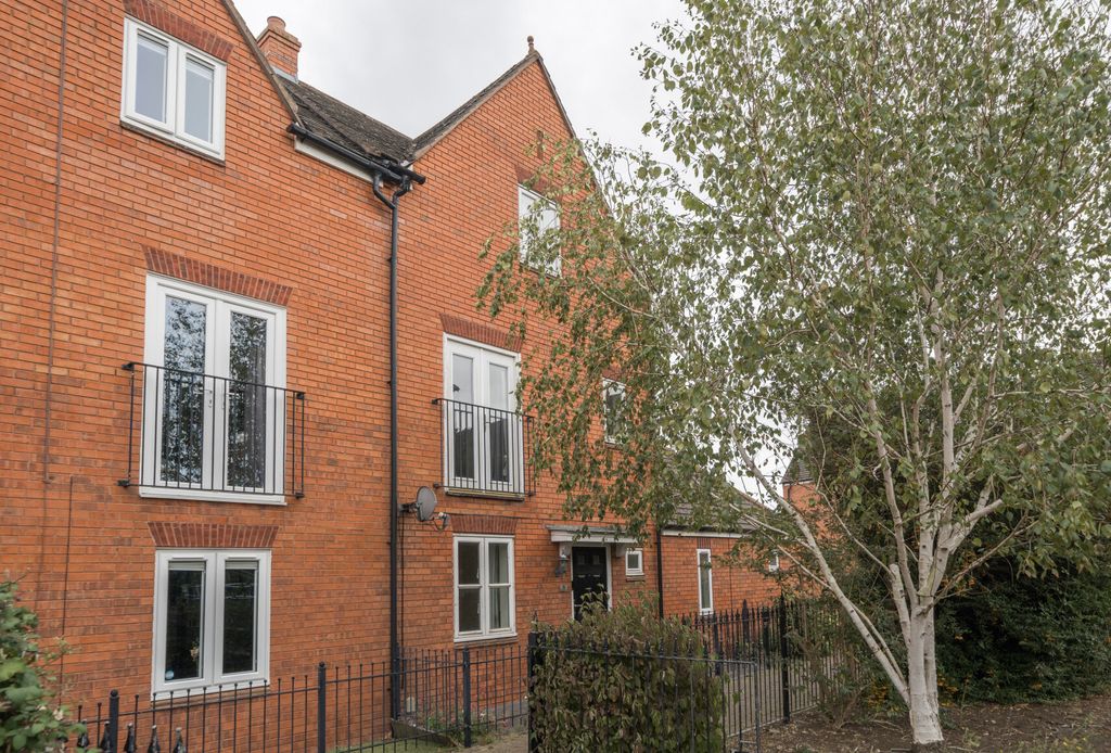 Property photo 1 of 14 1348244-1-68B6ee7...