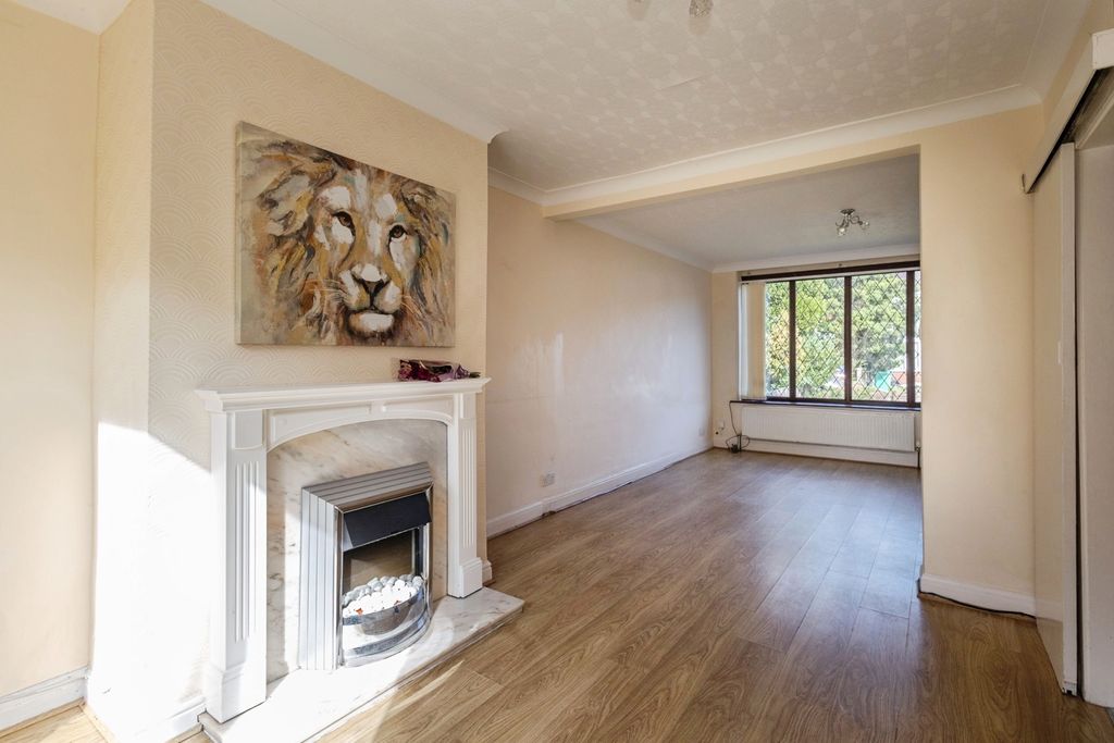 Property photo 2 of 12 Pbox-Img.Jpg