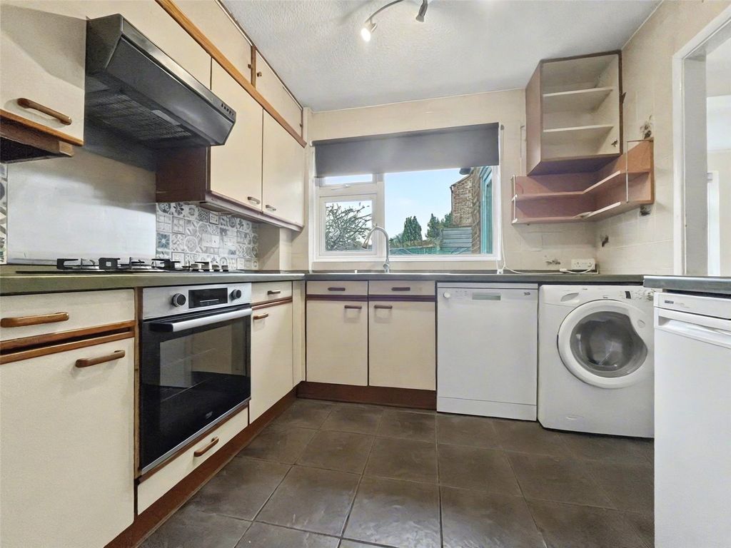 Property photo 2 of 11 Picture No. 13