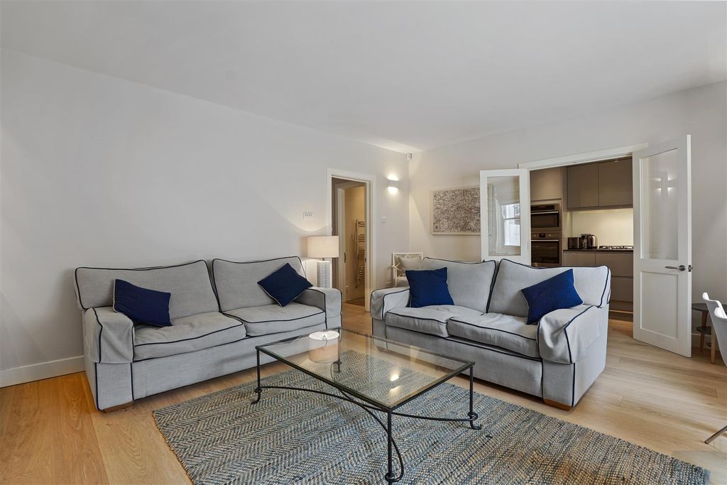 Property photo 1 of 10 Amfb - Sulgrave Road - Receptionc1 (1).Jpg