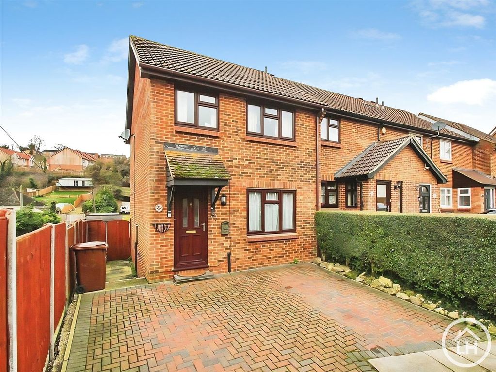 Property photo 1 of 9 External