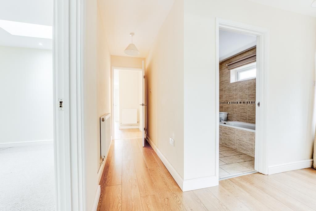 Property photo 3 of 23 9 Brooksdale Close, Kettering-12.Jpg