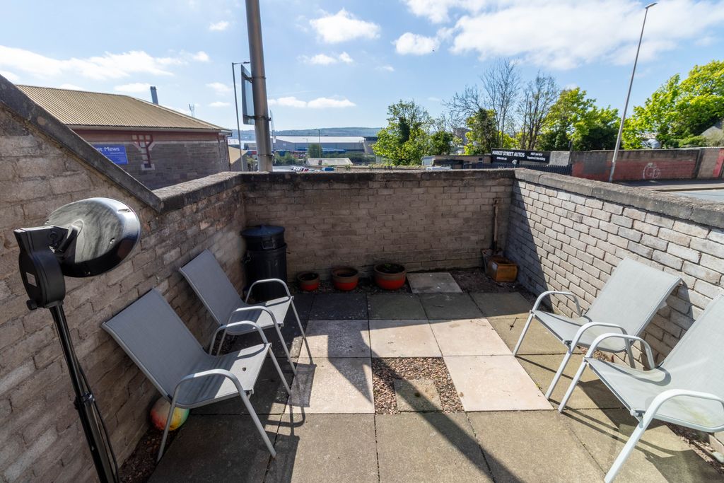 Property photo 3 of 13 Patio Garden