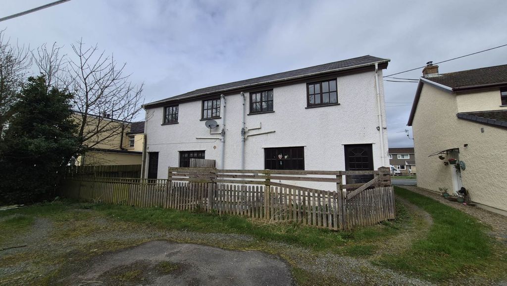 Property photo 2 of 12