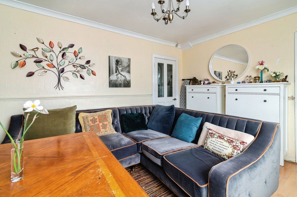 Property photo 3 of 16 Pbox-Img.Jpg