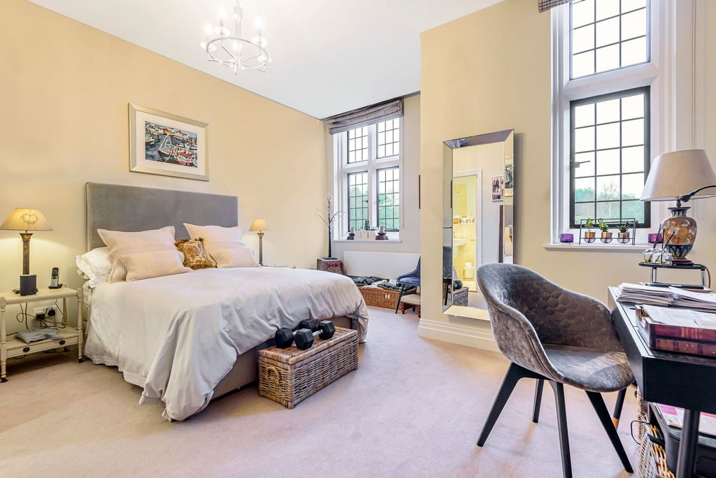 Property photo 3 of 21 Bedroom 1