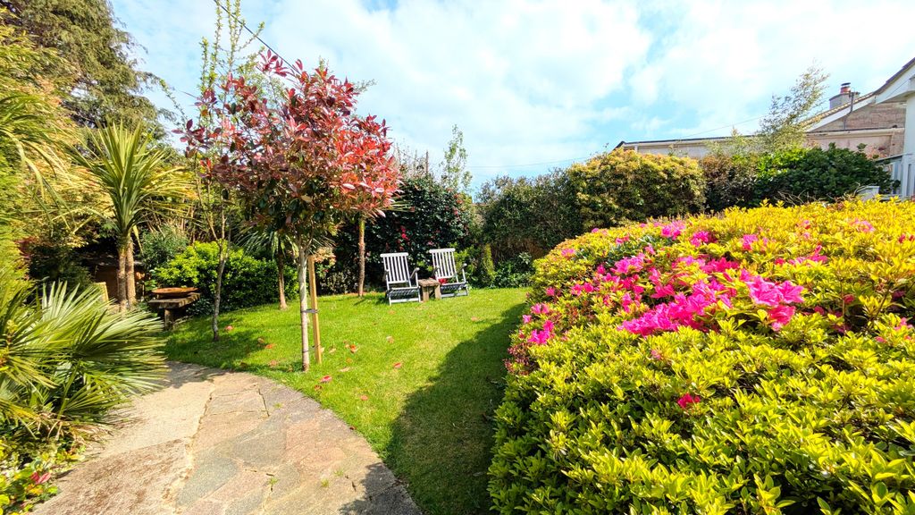 Property photo 2 of 26 Garden