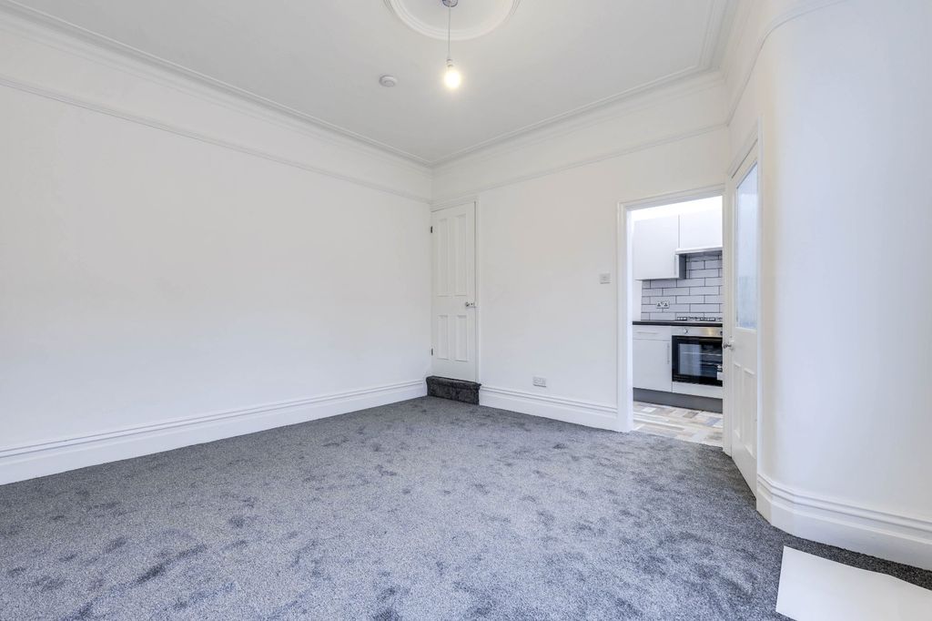 Property photo 3 of 10 Picture No. 03