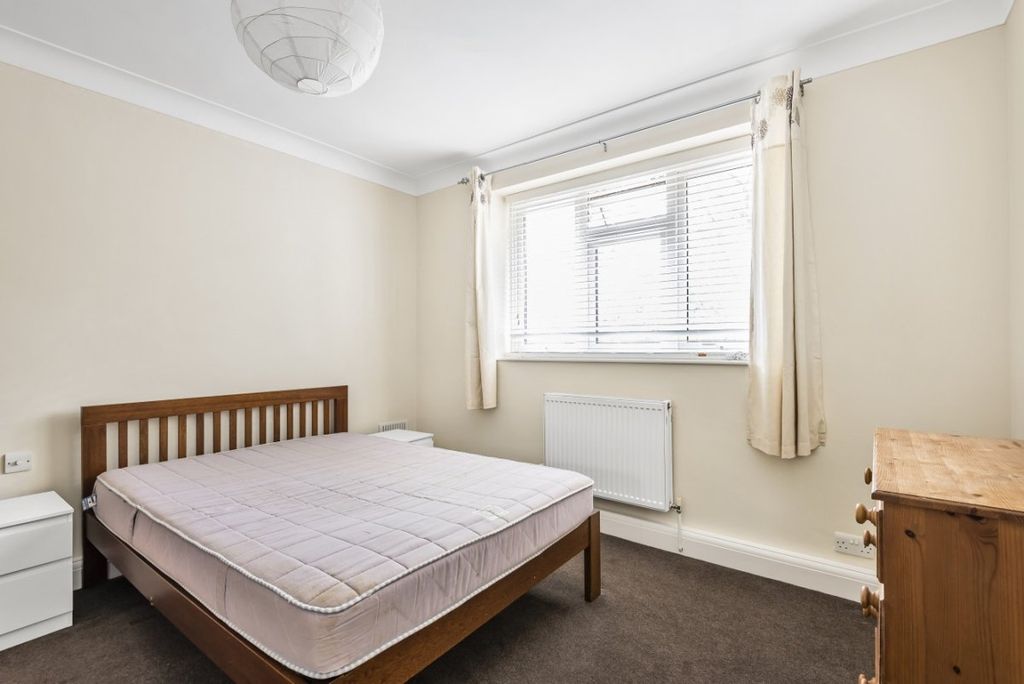 Property photo 3 of 8 875679 (5)