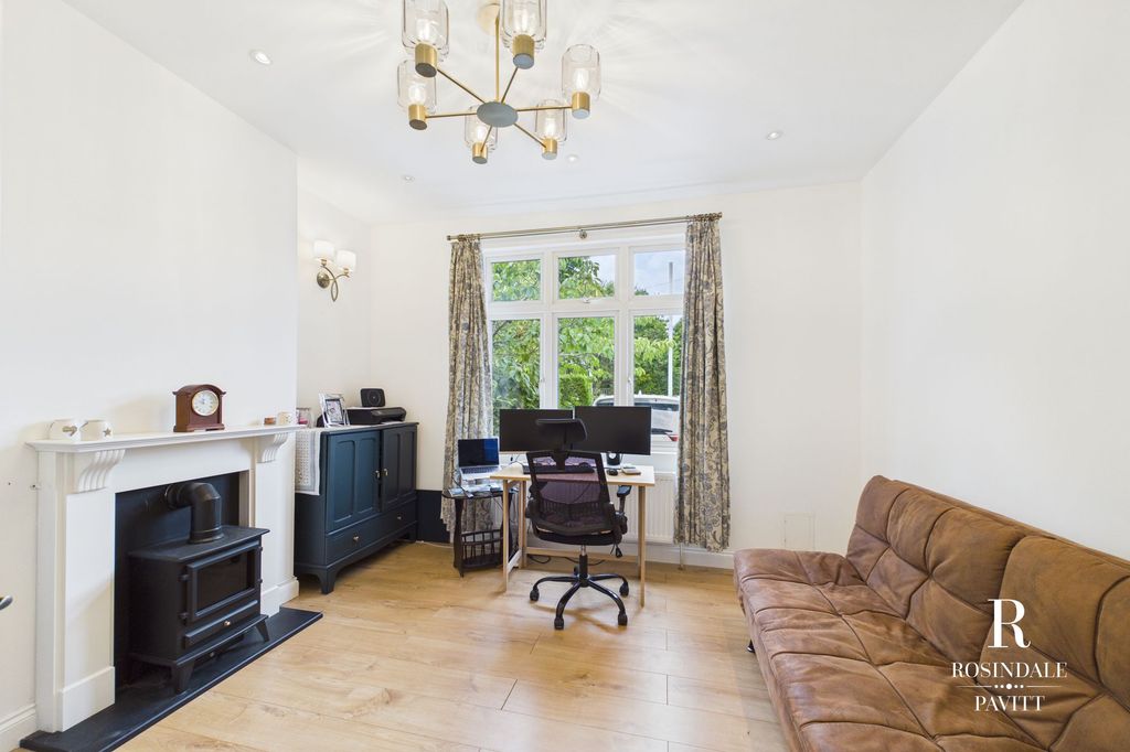 Property photo 2 of 23
