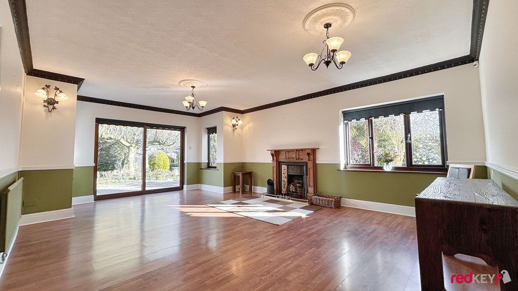 Property photo 3 of 19 Living Room