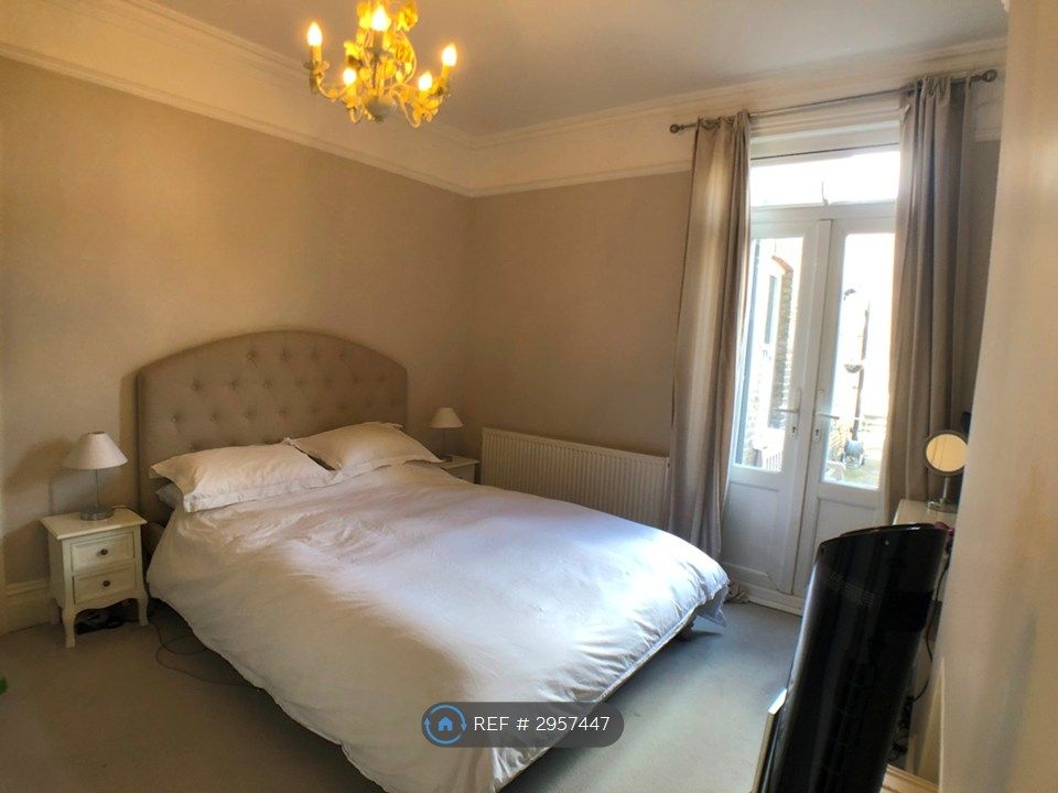 Property photo 2 of 9 Bedroom 1