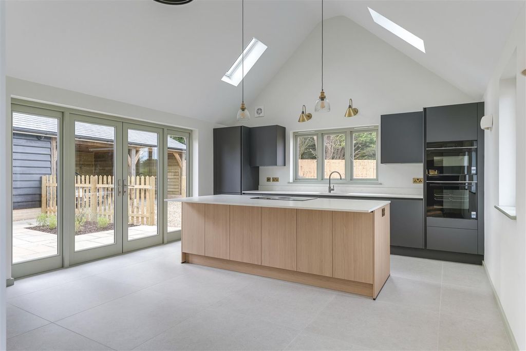 Property photo 2 of 28 Chishall Road-2.Jpg
