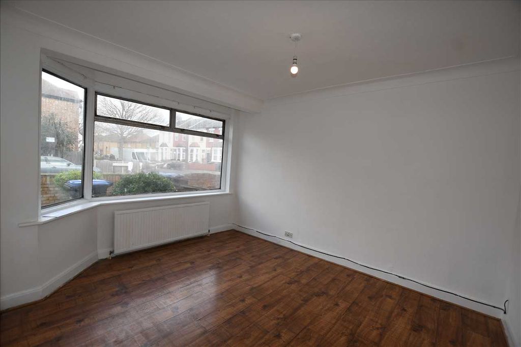 Property photo 2 of 10 Reception 1