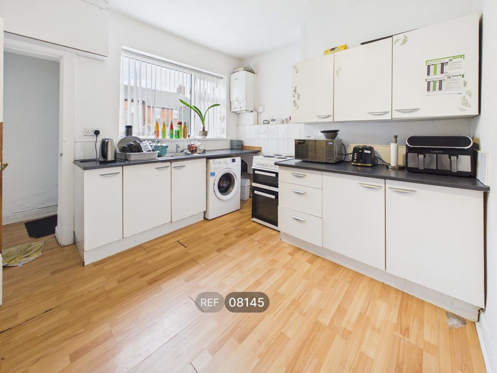 Property photo 2 of 16 Kitchen
