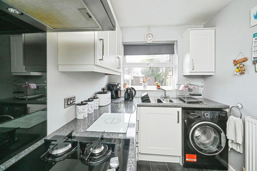 Property photo 3 of 15 Kitchen