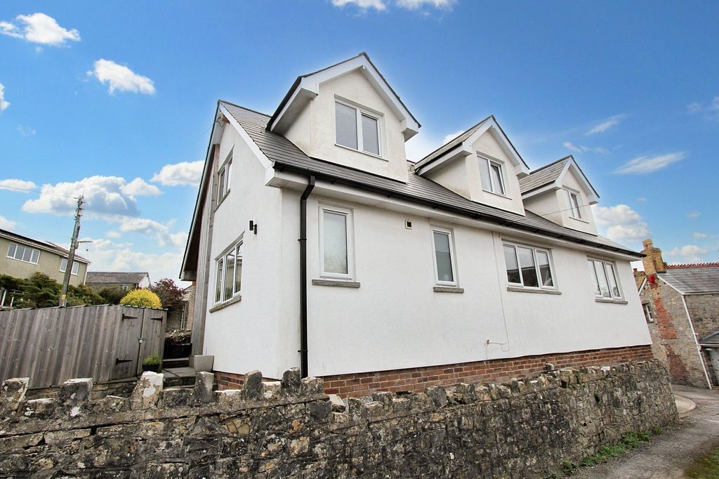 Property photo 2 of 29