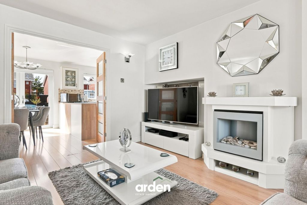 Property photo 2 of 14