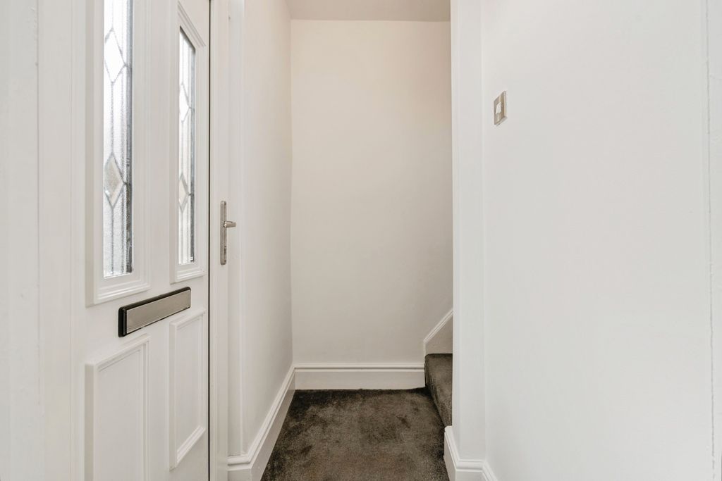 Property photo 2 of 20 Pbox-Img.Jpg