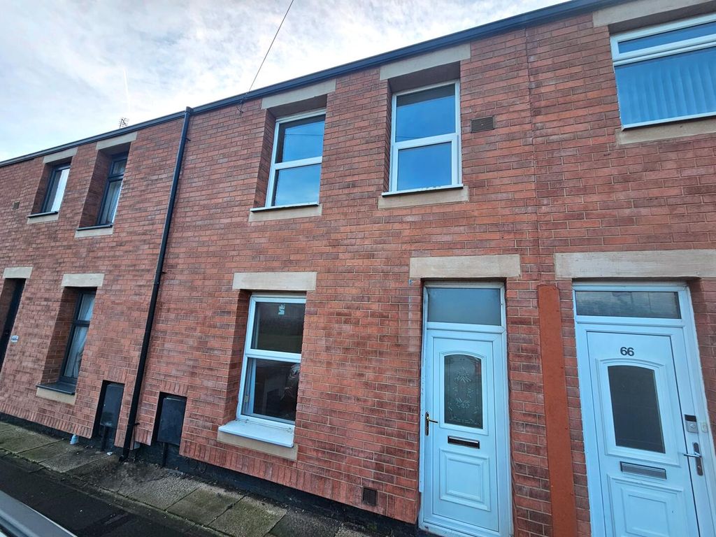 Property photo 1 of 9 Front (Exterior)