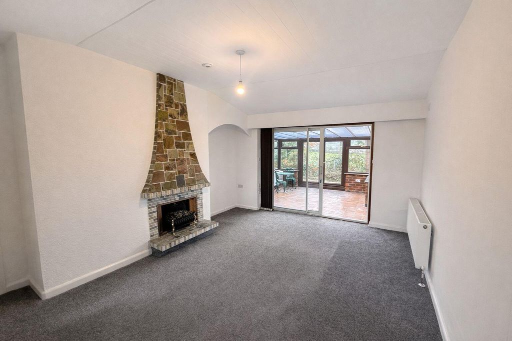 Property photo 2 of 11 Living Room