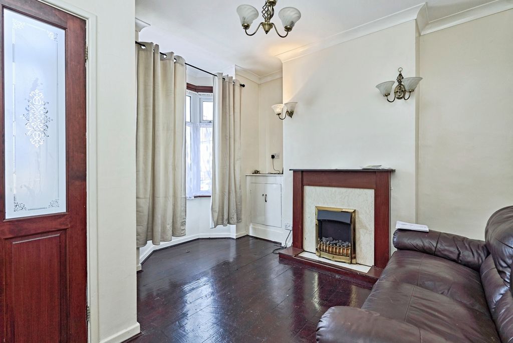 Property photo 2 of 20 Pbox-Img.Jpg