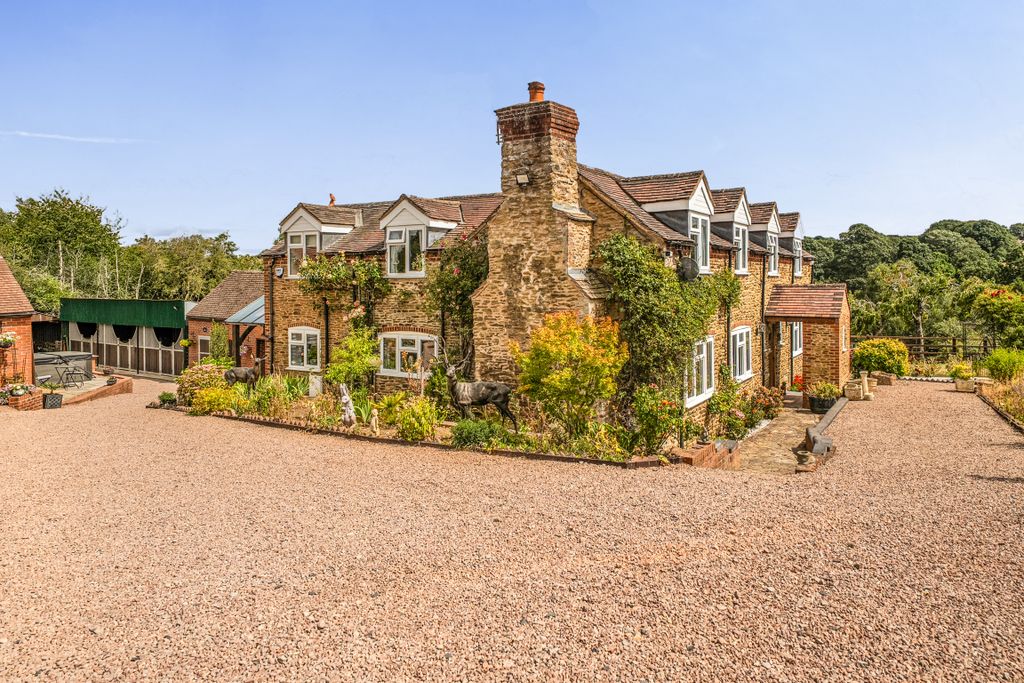 Property photo 1 of 19 1500262-20-6A721F7F7c0Fb