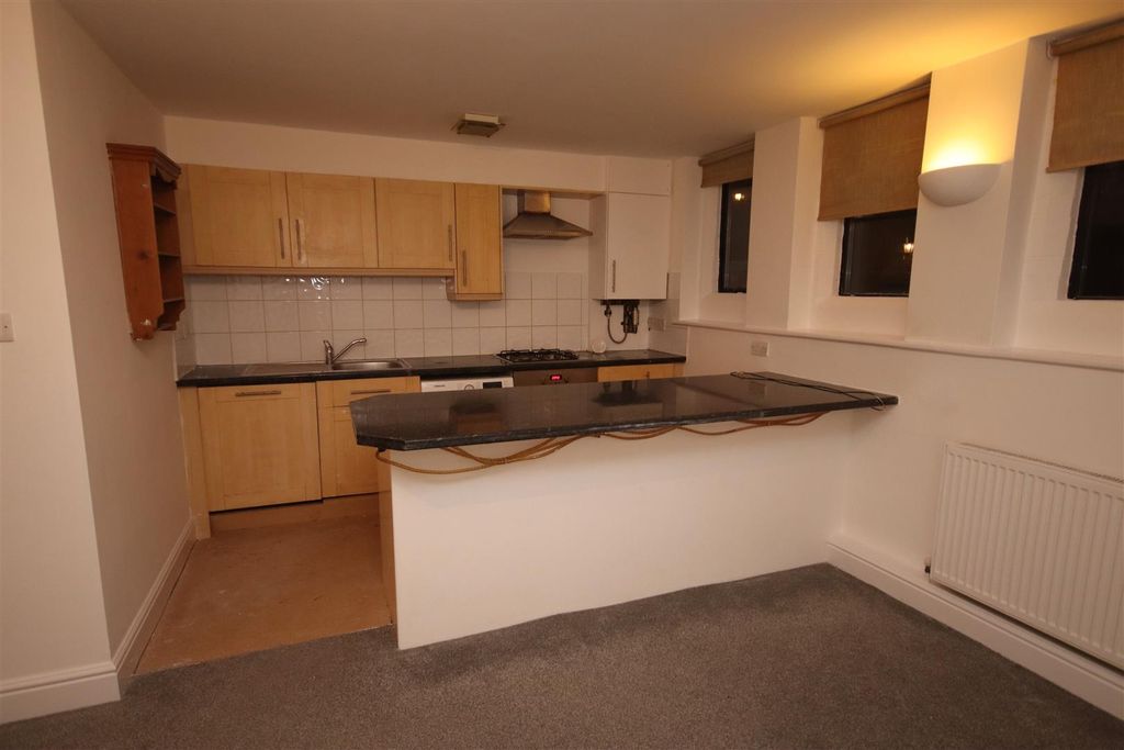 Property photo 2 of 8 Kitchen