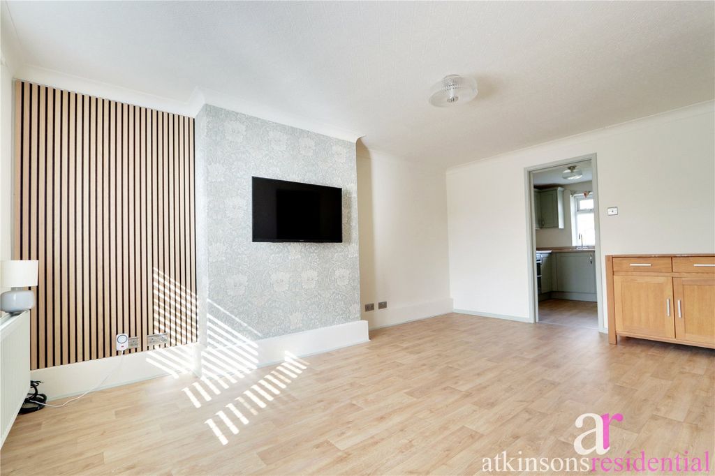 Property photo 2 of 14 Picture No. 23