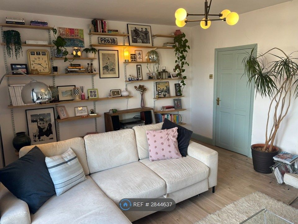 Property photo 2 of 12 Living Room