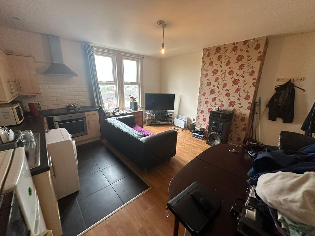 Property photo 3 of 5 Photo 5