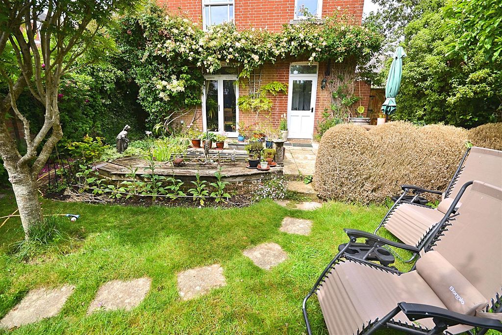 Property photo 2 of 26 45 (1).Png