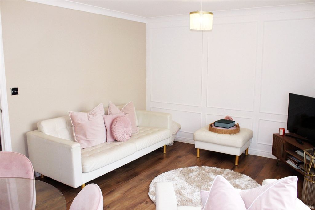 Property photo 3 of 12 3