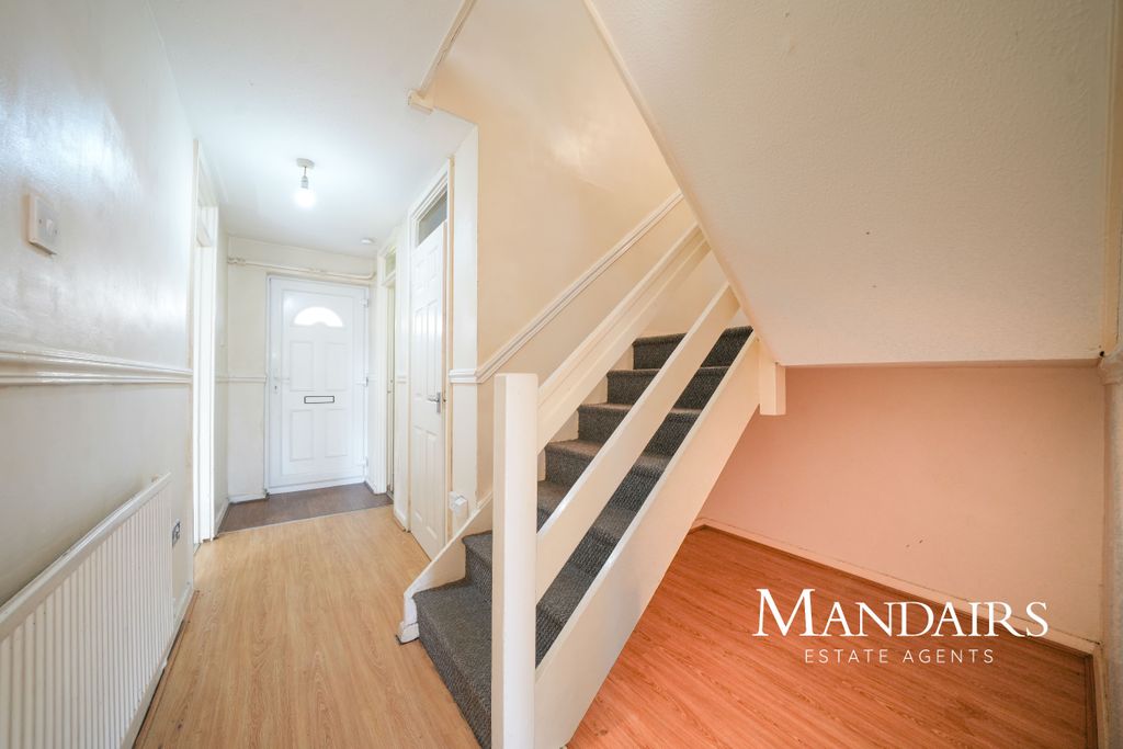 Property photo 2 of 23