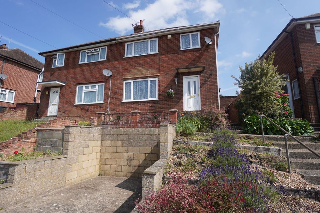 Property photo 1 of 14 Photo 11