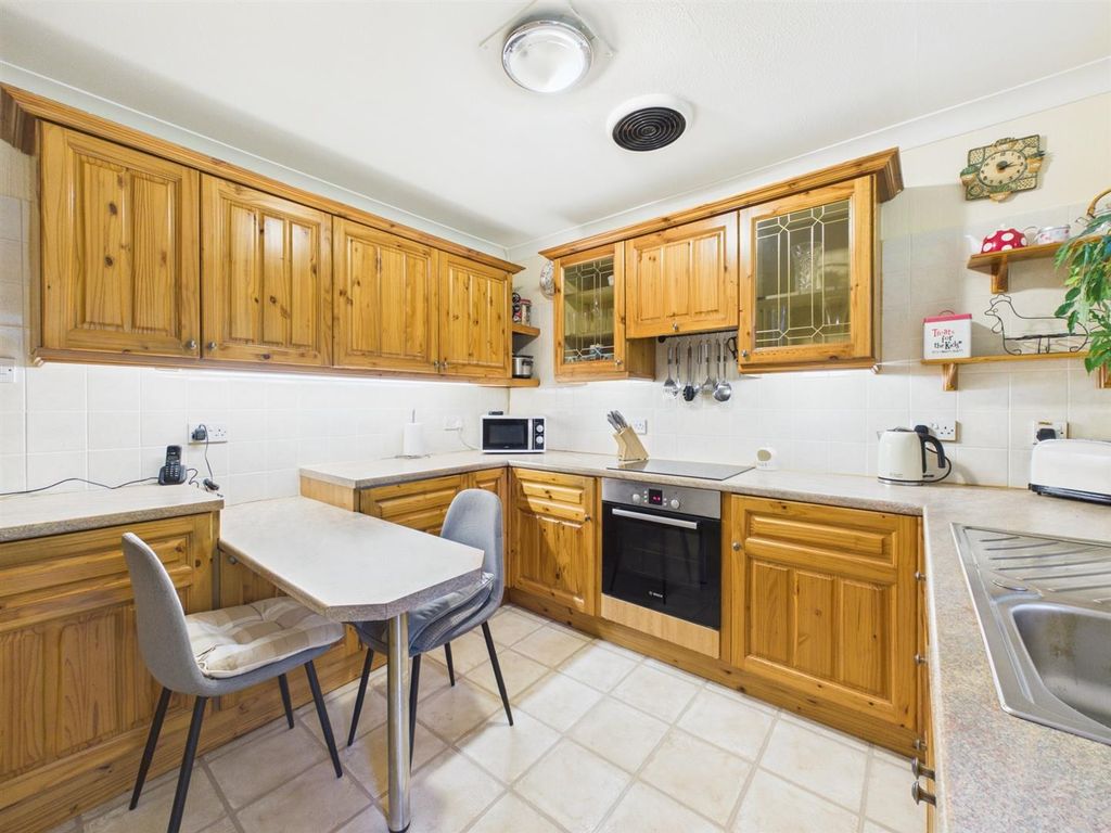 Additional image 5 of 2 bed flat for sale5 Queens Court, Perth PH2