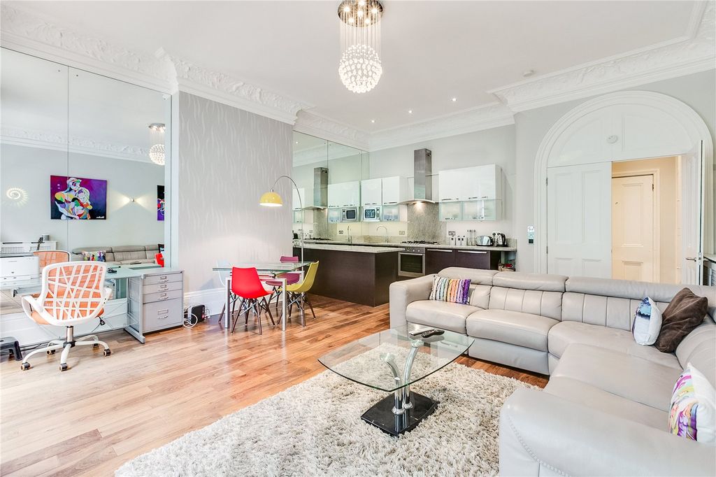 Property photo 3 of 10