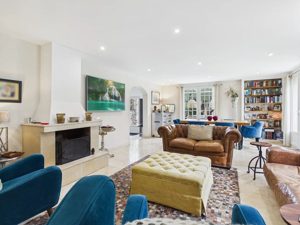 Property photo 2 of 30