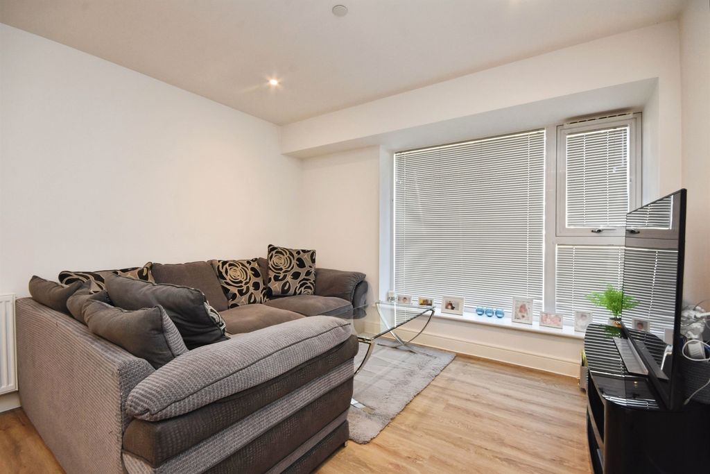 Property photo 2 of 13